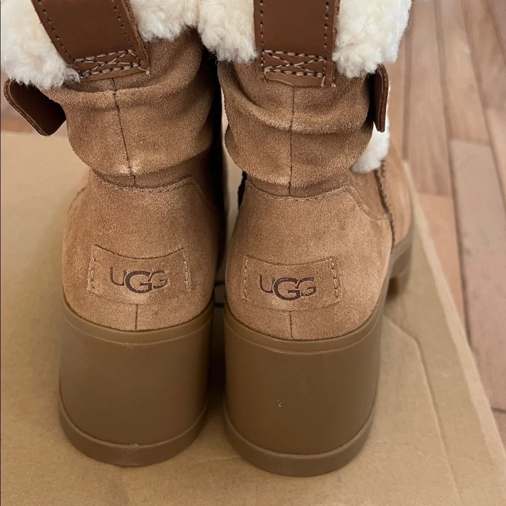 UGG Women's Moxy Bull On Round Toe Boots